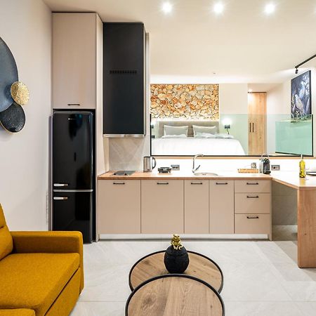 Pathos Seaside Suites فاليراكي الغرفة الصورة